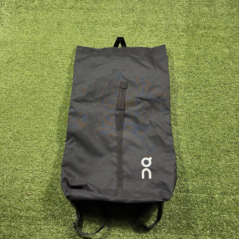 ON Cloud Running Slim Ambassador Backpack With Adjustable Strap